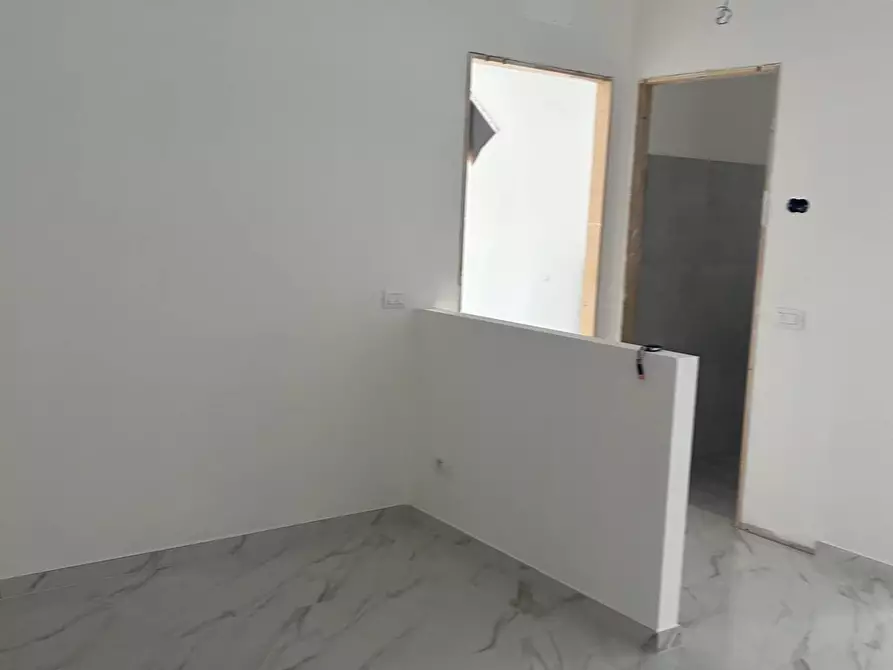 Immagine 68 di Appartamento in vendita  in viale roma a Guidonia Montecelio