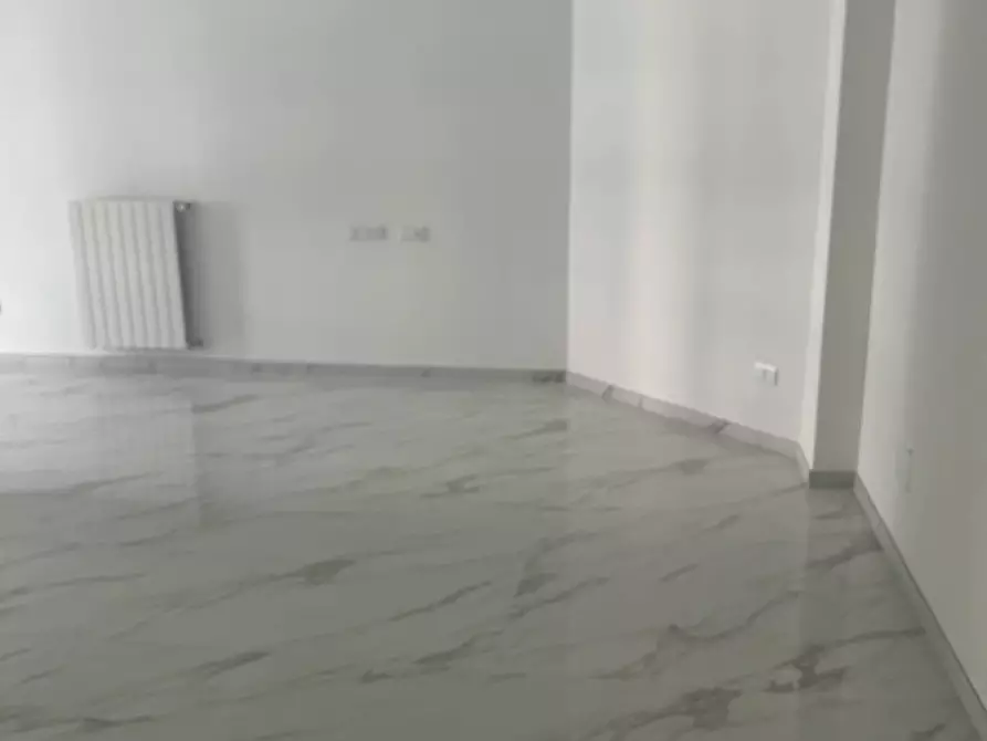 Immagine 74 di Appartamento in vendita  in viale roma a Guidonia Montecelio