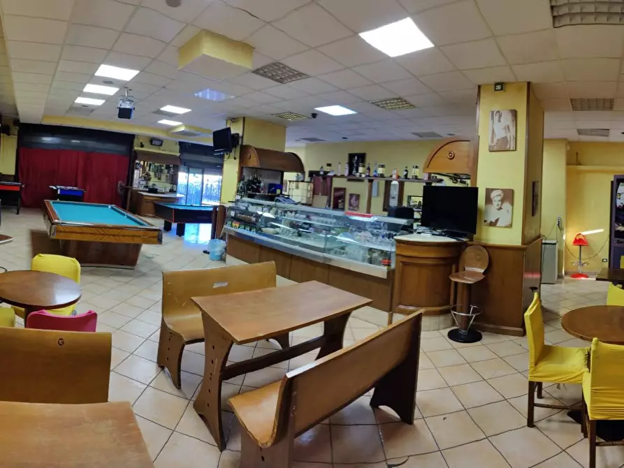 Immagine 5 di Locale commerciale in vendita  in Via Cadorna a Guidonia Montecelio