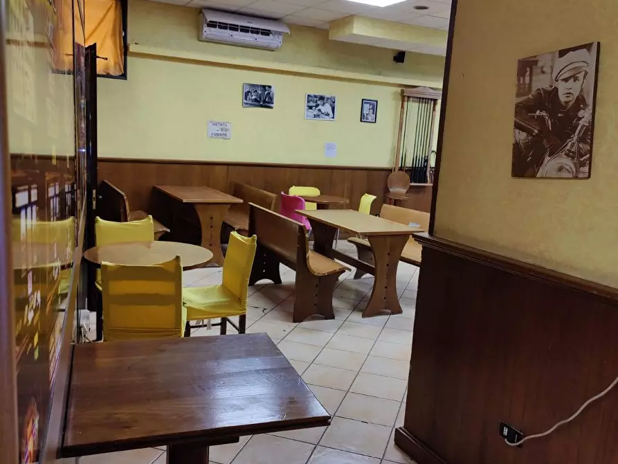 Immagine 35 di Locale commerciale in vendita  in Via Cadorna a Guidonia Montecelio