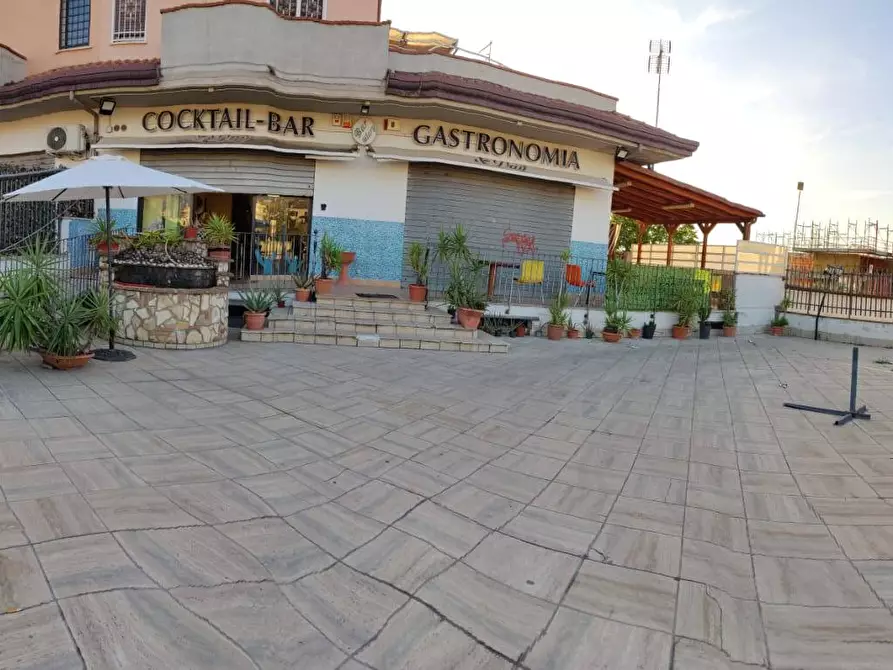 Immagine 37 di Locale commerciale in vendita  in Via Cadorna a Guidonia Montecelio