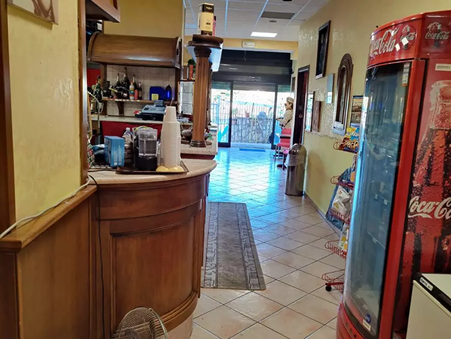 Immagine 39 di Locale commerciale in vendita  in Via Cadorna a Guidonia Montecelio