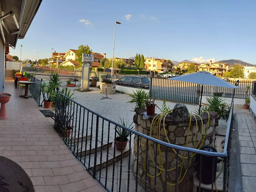 Immagine 1 di Locale commerciale in vendita  in Via Cadorna a Guidonia Montecelio