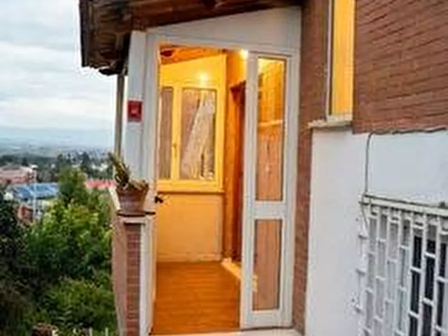 Immagine 26 di Villa in vendita  in VIA OGLIO a Guidonia Montecelio