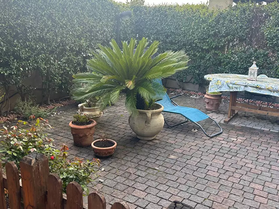 Immagine 5 di Casa semindipendente in vendita  in LARGO LIBORIO ROMANO a Guidonia Montecelio