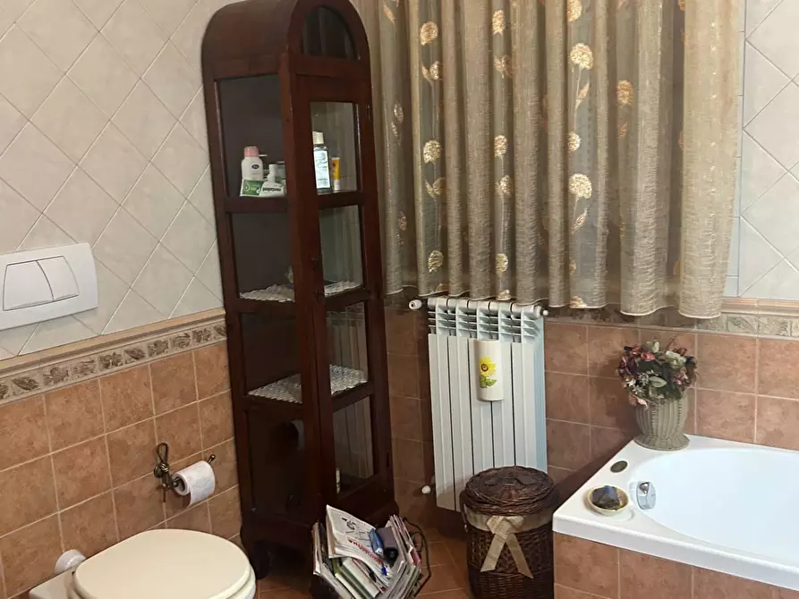 Immagine 13 di Casa semindipendente in vendita  in LARGO LIBORIO ROMANO a Guidonia Montecelio