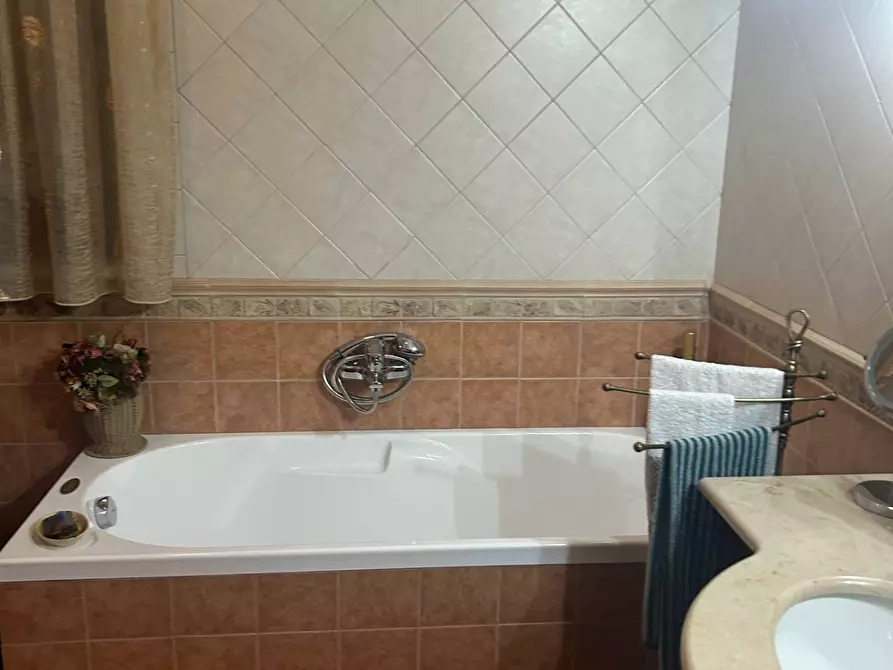 Immagine 14 di Casa semindipendente in vendita  in LARGO LIBORIO ROMANO a Guidonia Montecelio