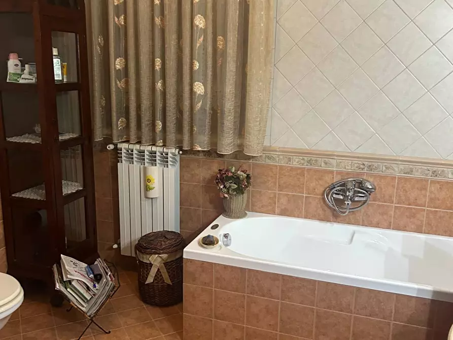 Immagine 15 di Casa semindipendente in vendita  in LARGO LIBORIO ROMANO a Guidonia Montecelio