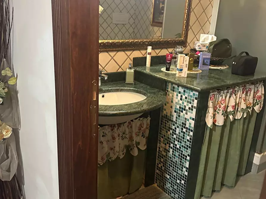 Immagine 22 di Casa semindipendente in vendita  in LARGO LIBORIO ROMANO a Guidonia Montecelio