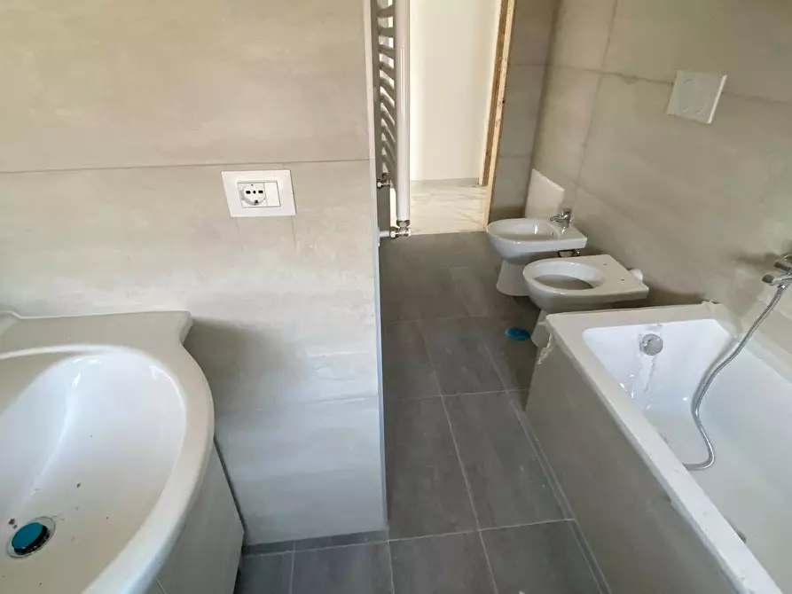 Immagine 9 di Appartamento in vendita  in via Appio Claudio a Guidonia Montecelio