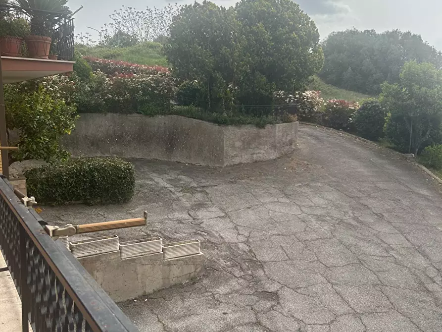 Immagine 39 di Casa semindipendente in vendita  in VIA OGLIO a Guidonia Montecelio