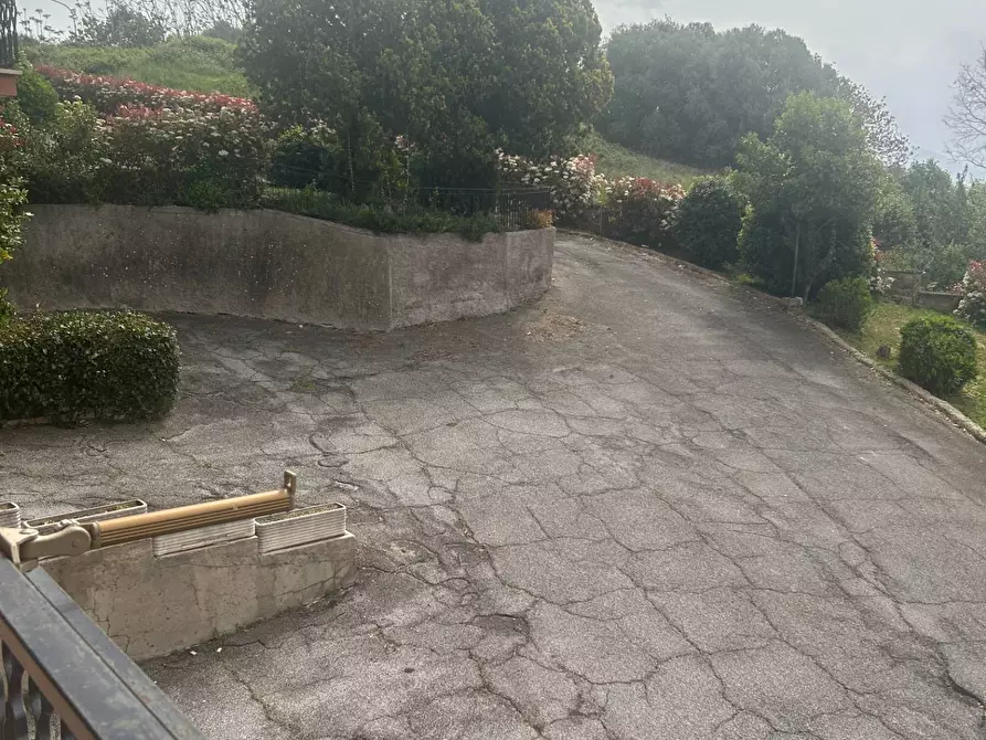 Immagine 41 di Casa semindipendente in vendita  in VIA OGLIO a Guidonia Montecelio