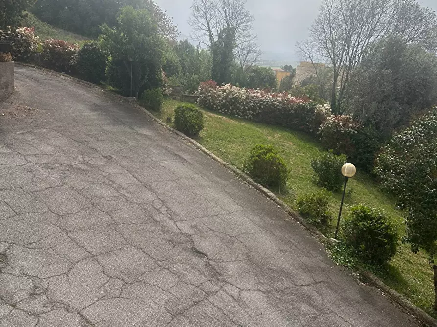 Immagine 42 di Casa semindipendente in vendita  in VIA OGLIO a Guidonia Montecelio