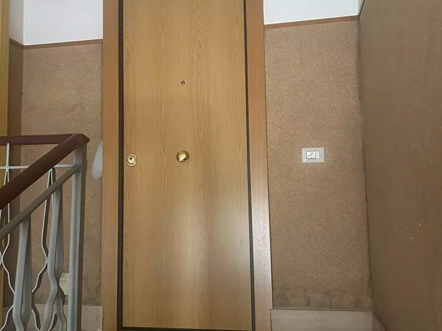 Immagine 52 di Casa semindipendente in vendita  in VIA OGLIO a Guidonia Montecelio