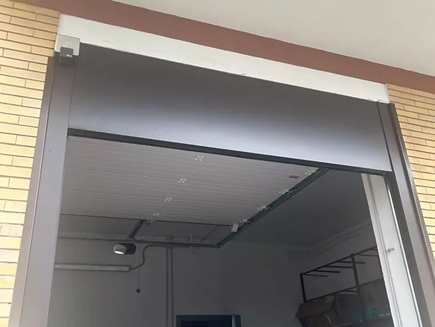 Immagine 75 di Casa semindipendente in vendita  in VIA OGLIO a Guidonia Montecelio