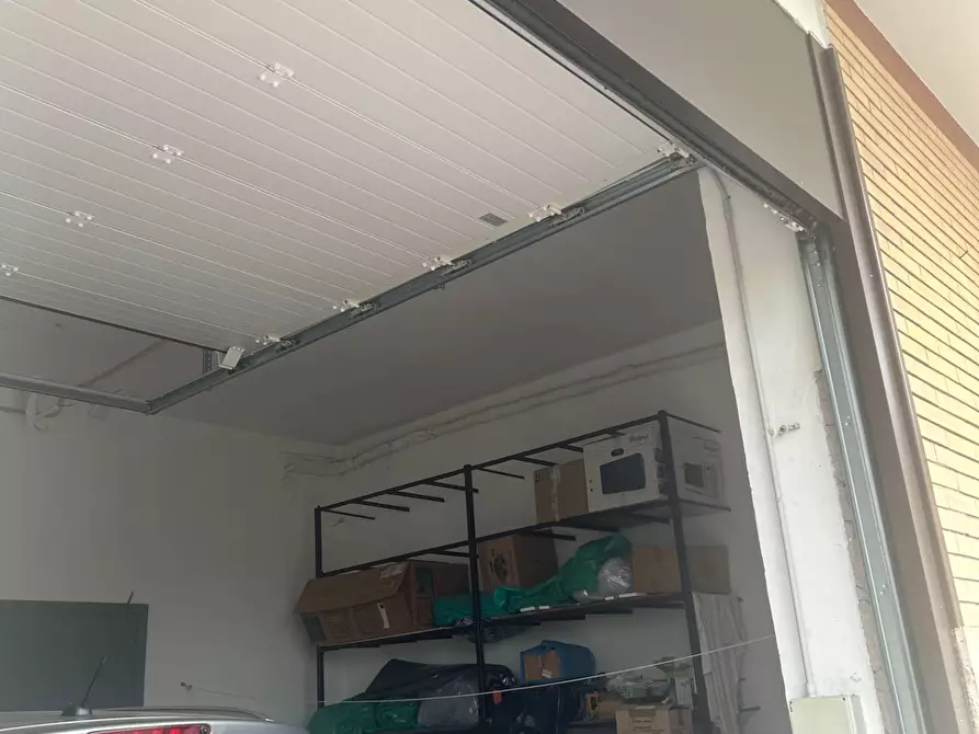 Immagine 76 di Casa semindipendente in vendita  in VIA OGLIO a Guidonia Montecelio