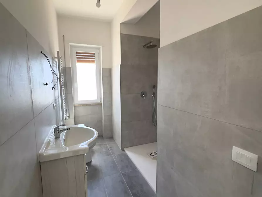 Immagine 16 di Appartamento in vendita  in via Appio Claudio a Guidonia Montecelio