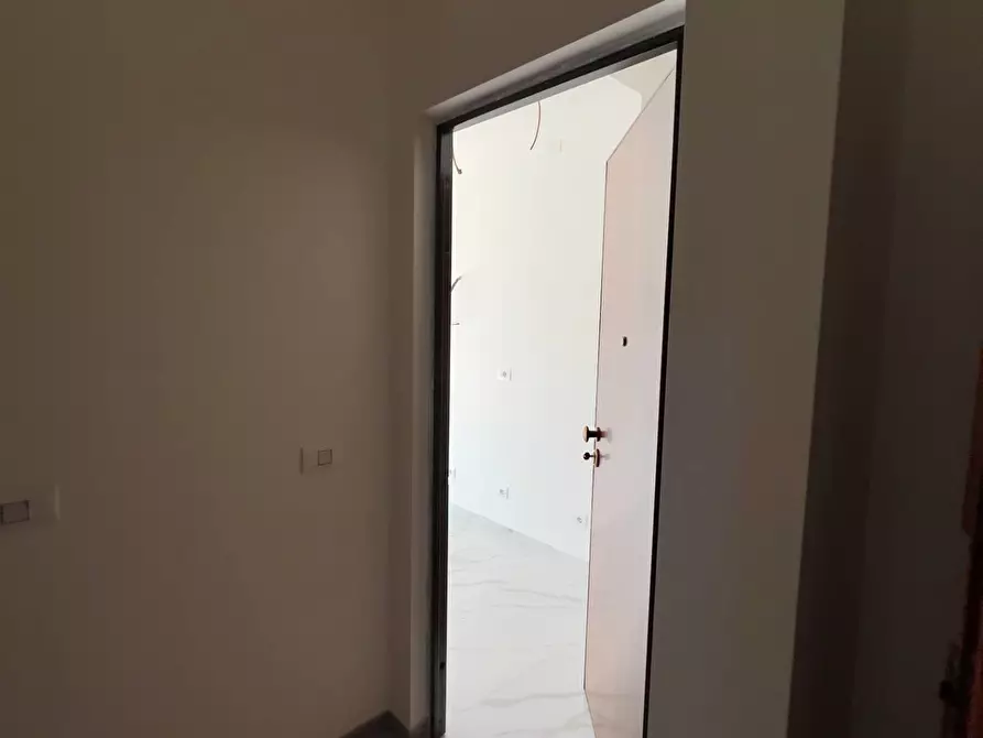 Immagine 9 di Appartamento in vendita  in VIA APPIO CLAUDIO a Guidonia Montecelio