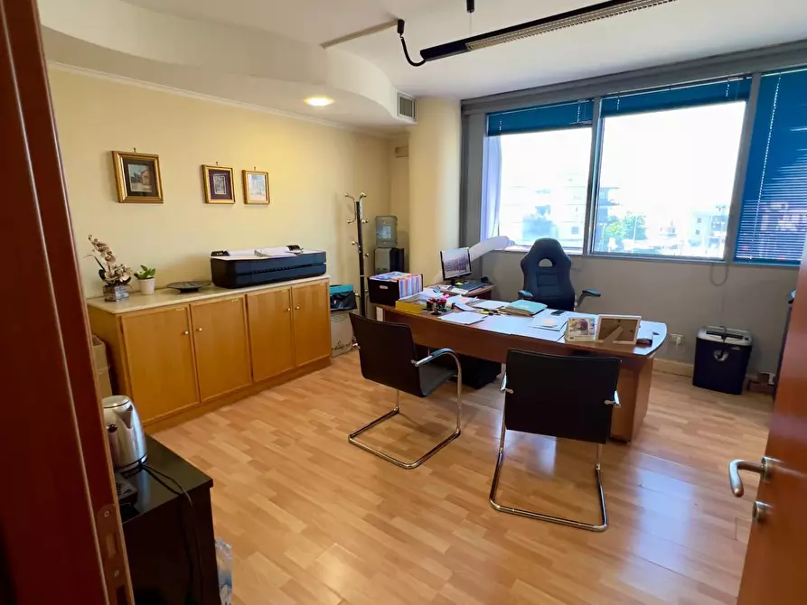 Immagine 7 di Ufficio in vendita  in VIA NAZIONALE TIBURTINA 280 a Guidonia Montecelio
