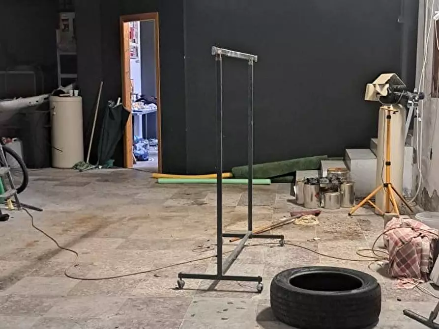 Immagine 16 di Magazzino in vendita  in VIA LUIGI GABELLI 4 a Guidonia Montecelio