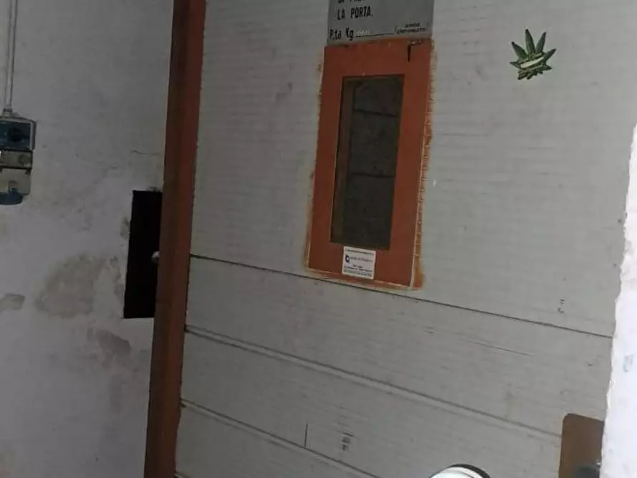Immagine 24 di Magazzino in vendita  in VIA LUIGI GABELLI 4 a Guidonia Montecelio
