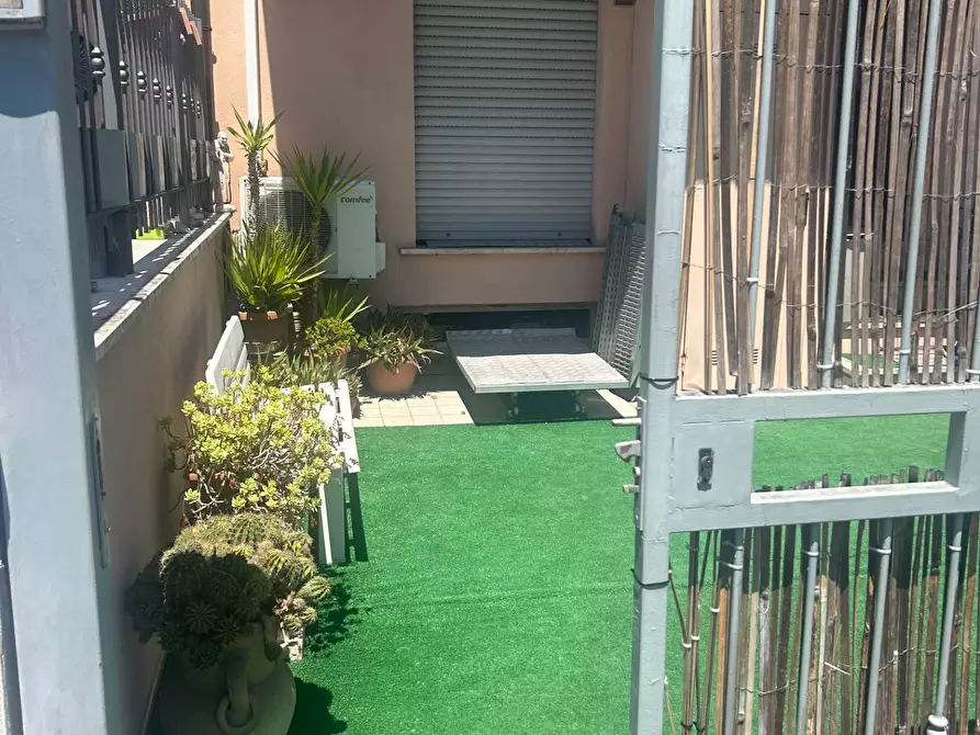Immagine 5 di Casa semindipendente in vendita  in Via Campo dei FIORI a Guidonia Montecelio