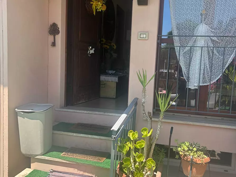 Immagine 10 di Casa semindipendente in vendita  in Via Campo dei FIORI a Guidonia Montecelio