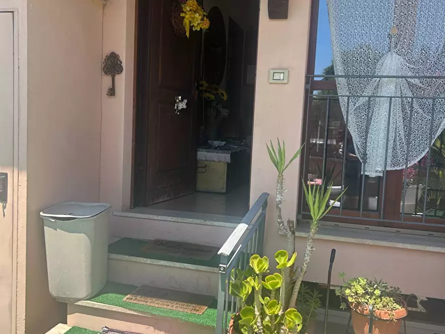 Immagine 2 di Casa semindipendente in vendita  in Via Campo dei FIORI a Guidonia Montecelio