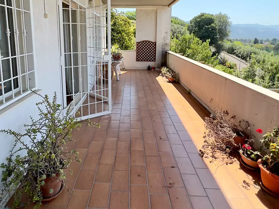 Immagine 6 di Villa in vendita  in VIA OGLIO a Guidonia Montecelio