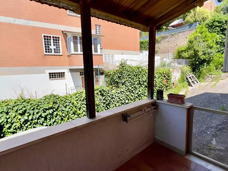 Immagine 8 di Villa in vendita  in VIA OGLIO a Guidonia Montecelio