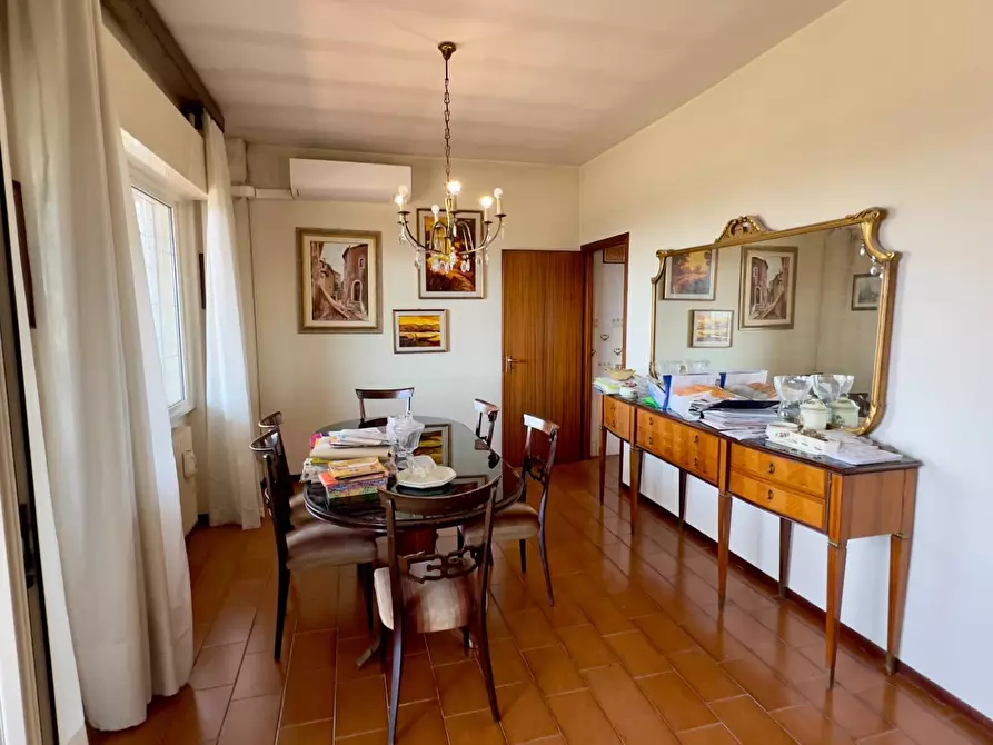 Immagine 13 di Villa in vendita  in VIA OGLIO a Guidonia Montecelio