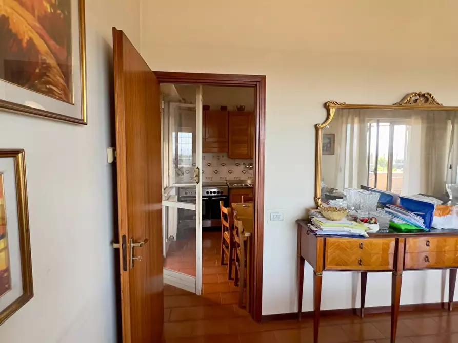 Immagine 16 di Villa in vendita  in VIA OGLIO a Guidonia Montecelio