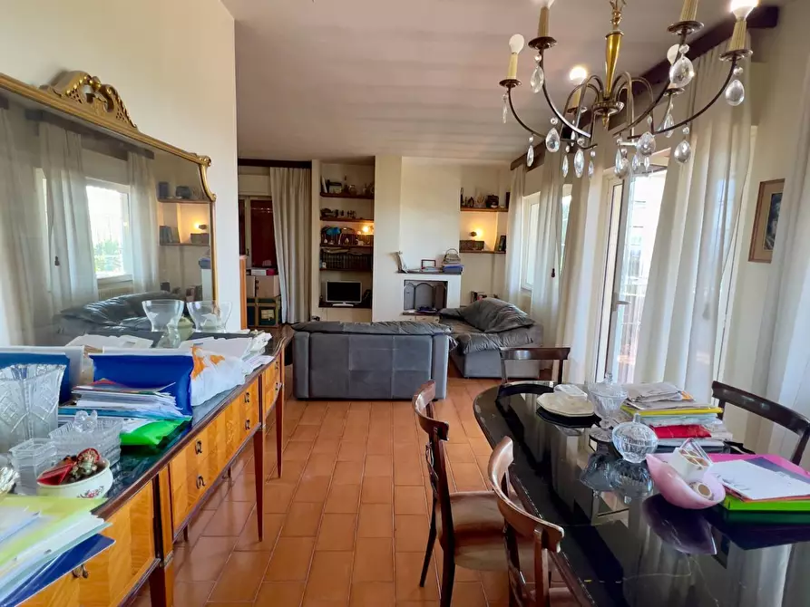 Immagine 17 di Villa in vendita  in VIA OGLIO a Guidonia Montecelio