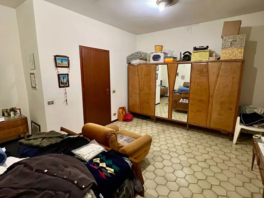 Immagine 31 di Villa in vendita  in VIA OGLIO a Guidonia Montecelio