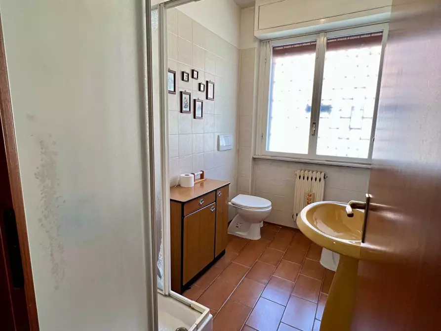 Immagine 34 di Villa in vendita  in VIA OGLIO a Guidonia Montecelio