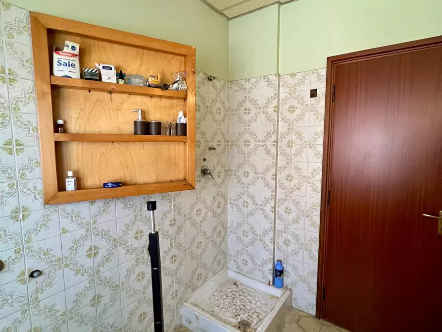 Immagine 36 di Villa in vendita  in VIA OGLIO a Guidonia Montecelio