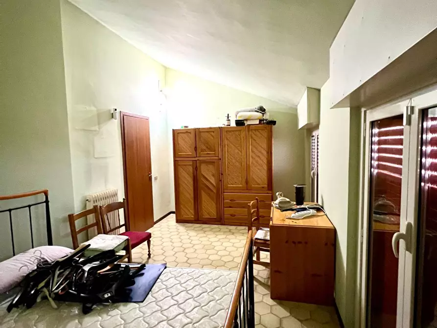 Immagine 39 di Villa in vendita  in VIA OGLIO a Guidonia Montecelio