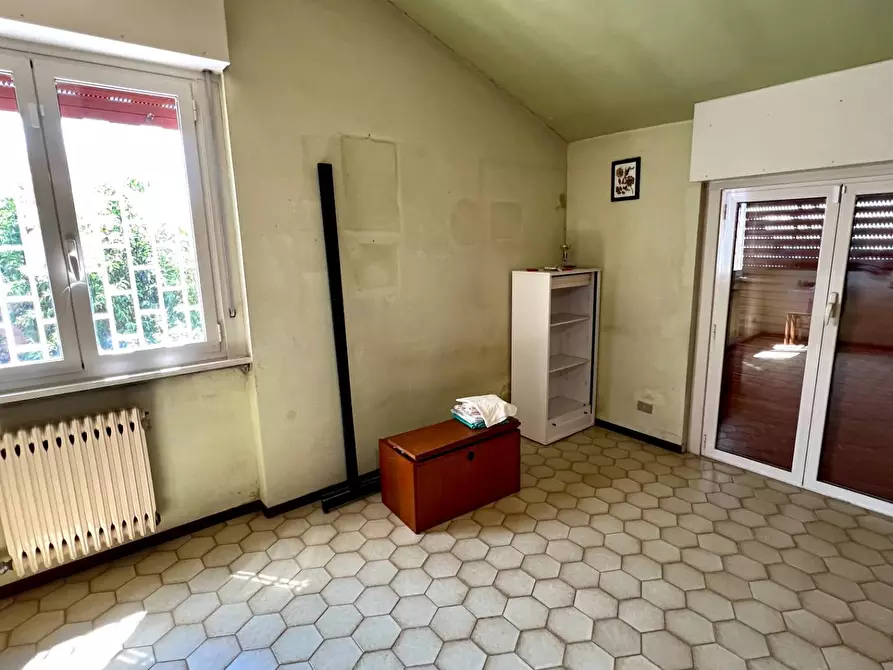Immagine 42 di Villa in vendita  in VIA OGLIO a Guidonia Montecelio