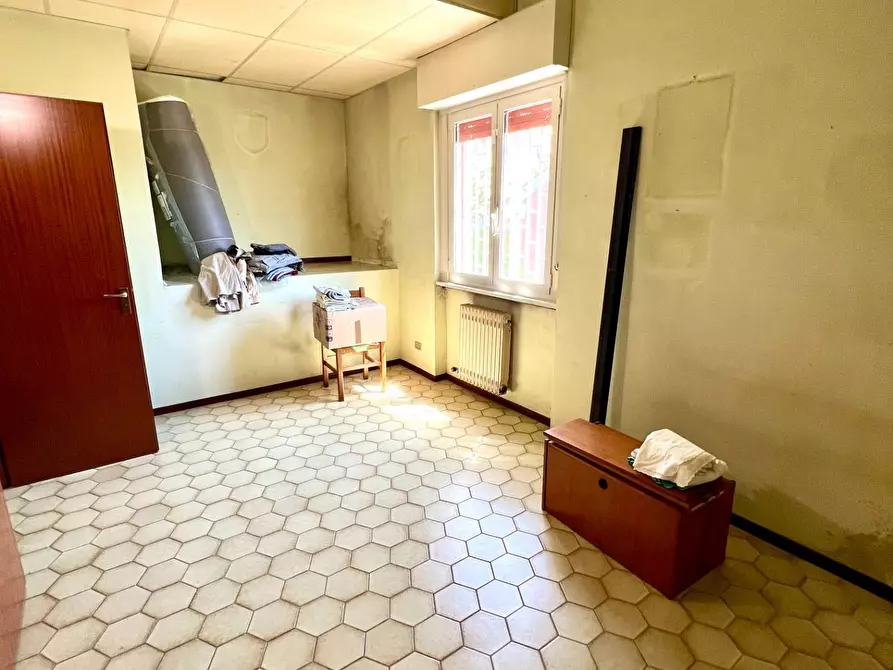 Immagine 43 di Villa in vendita  in VIA OGLIO a Guidonia Montecelio