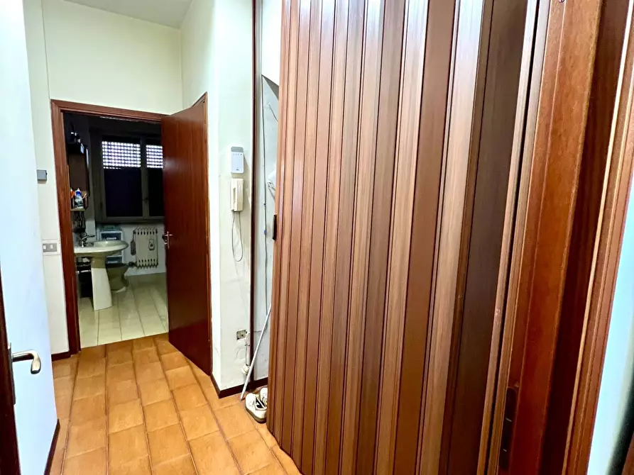 Immagine 46 di Villa in vendita  in VIA OGLIO a Guidonia Montecelio