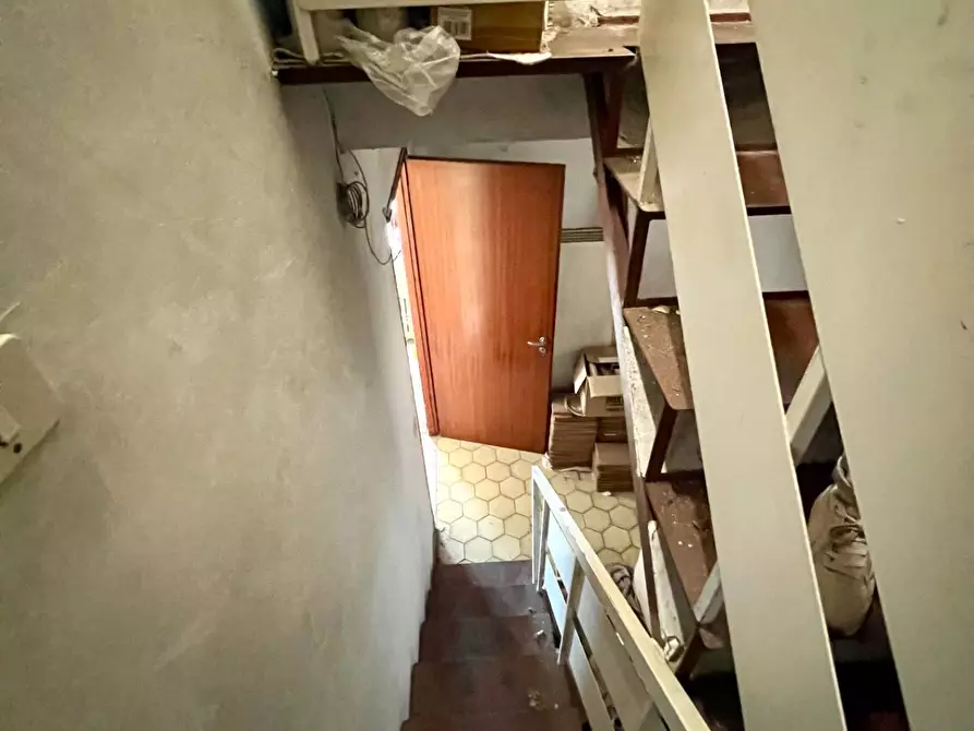Immagine 53 di Villa in vendita  in VIA OGLIO a Guidonia Montecelio