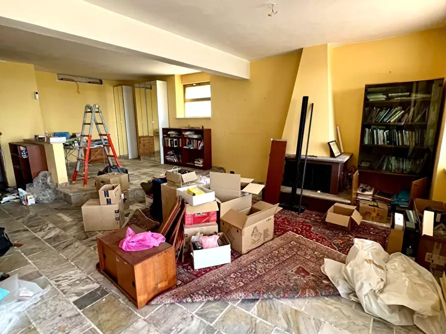 Immagine 56 di Villa in vendita  in VIA OGLIO a Guidonia Montecelio