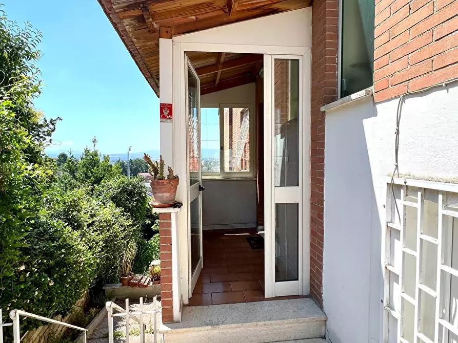 Immagine 64 di Villa in vendita  in VIA OGLIO a Guidonia Montecelio