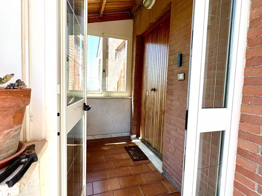 Immagine 65 di Villa in vendita  in VIA OGLIO a Guidonia Montecelio