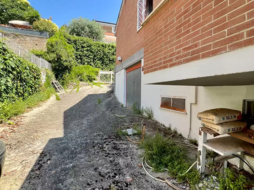 Immagine 70 di Villa in vendita  in VIA OGLIO a Guidonia Montecelio