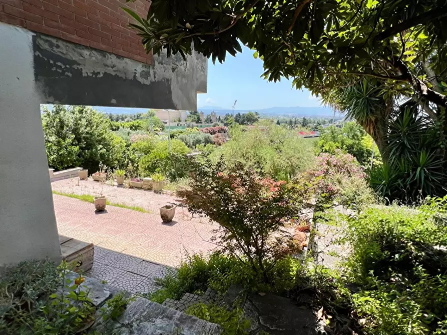 Immagine 73 di Villa in vendita  in VIA OGLIO a Guidonia Montecelio