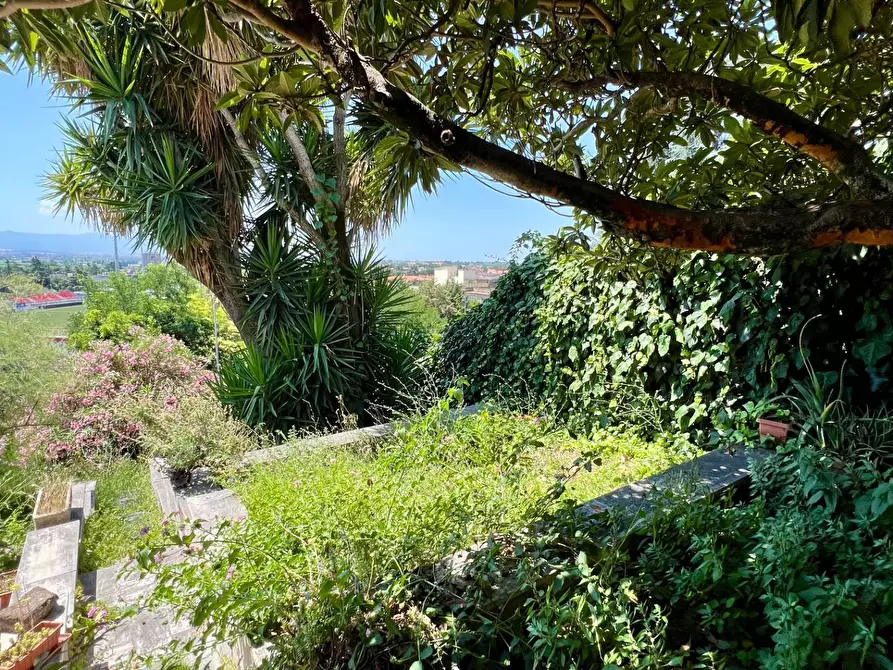 Immagine 74 di Villa in vendita  in VIA OGLIO a Guidonia Montecelio