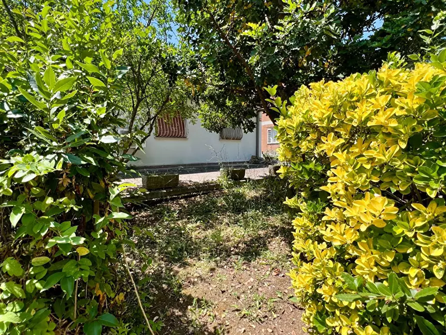 Immagine 77 di Villa in vendita  in VIA OGLIO a Guidonia Montecelio