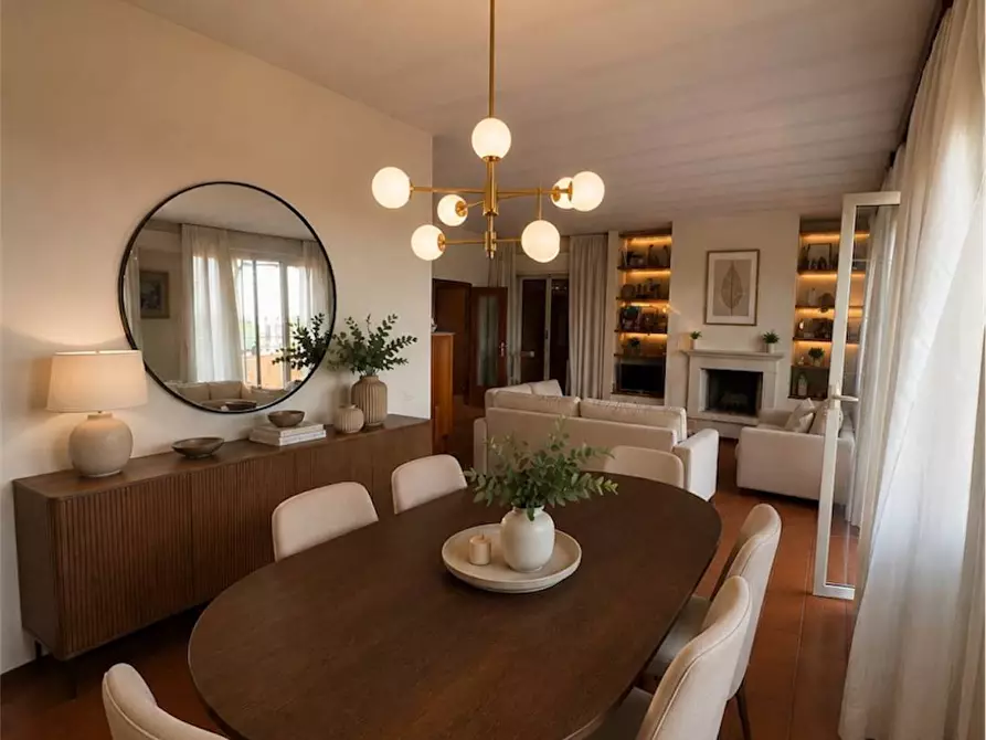 Immagine 9 di Villa in vendita  in VIA OGLIO a Guidonia Montecelio