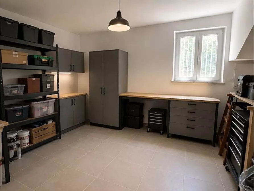 Immagine 52 di Villa in vendita  in VIA OGLIO a Guidonia Montecelio